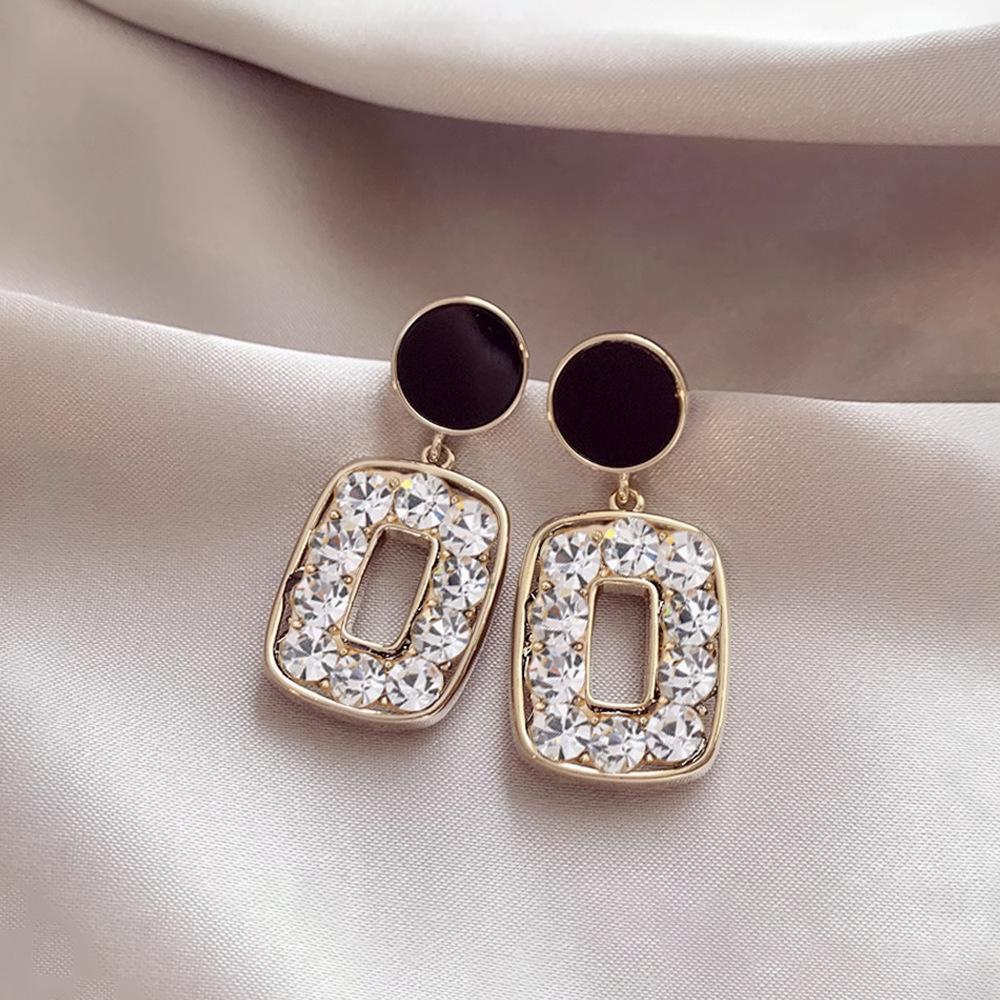 Elegant Black Diamond Silver Needle Earrings: High-End, Fashionable, Versatile Luxury