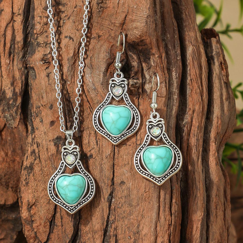 

Vintage Women s Earrings Necklace Set Turquoise Earrings Ethnic Pendant Earhook Pendant Beach Party Jewelry Accessories Gifts