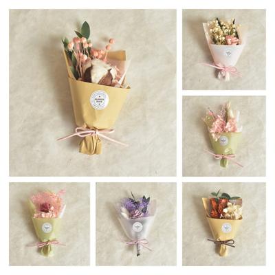 Bouquet di fiori secchi Fasci di fiori leggeri e affascinanti di pregevole fattura essiccati in miniatura per regalo