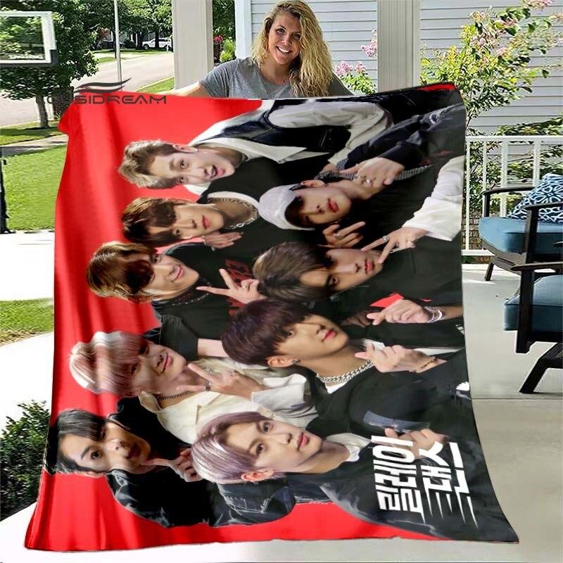 Koreanische Boyband Stray Kids Decke Mode Flanell Flauschig Fleece Überwurf Kinder und Erwachsene Geschenk Sofa Reise Camping