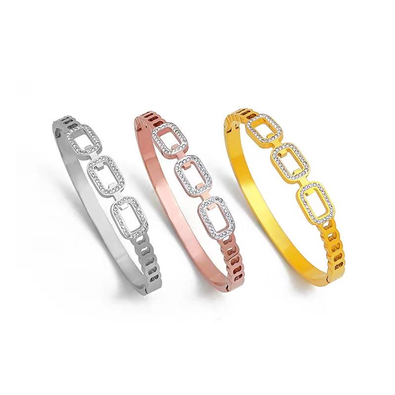 Fashionable Oval Hollow Titanium Steel Diamond Buckle Electroplating Jewelry Bracelet