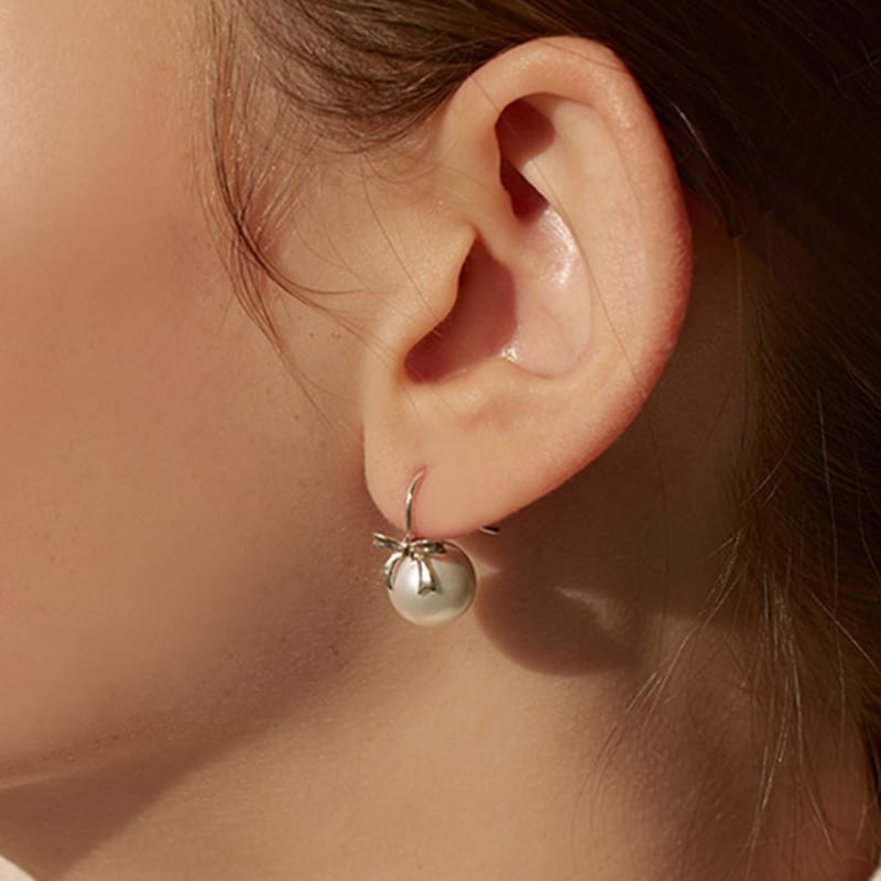 Lewe Pearl ribbon hook drop earring