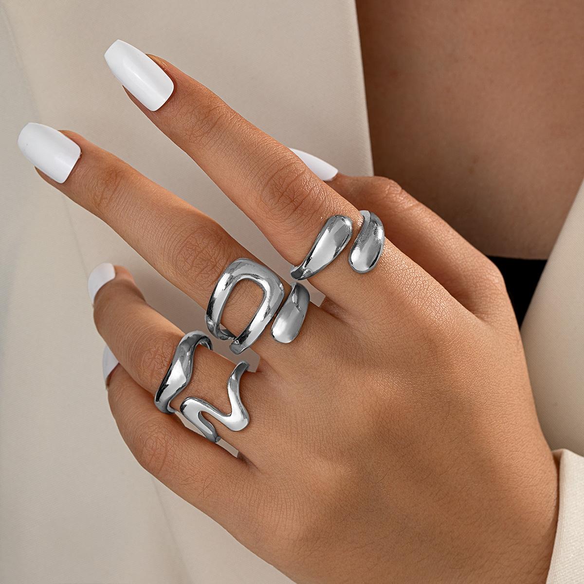 

4-piece fashionable and personalized geometric metal wide face women s ring and ring set, versatile for daily use