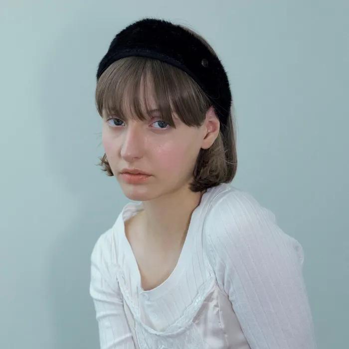 CLOUD FUR HAIR BAND IN BLACK