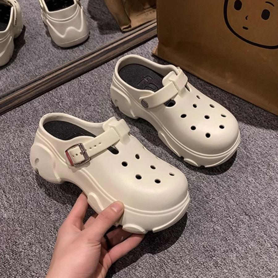 Women's Hole Shoes Thick Sole Slippers  Indoor Anti Slip Thick High Heels Sandals Summer Slippers Outdoor Beach Sandals