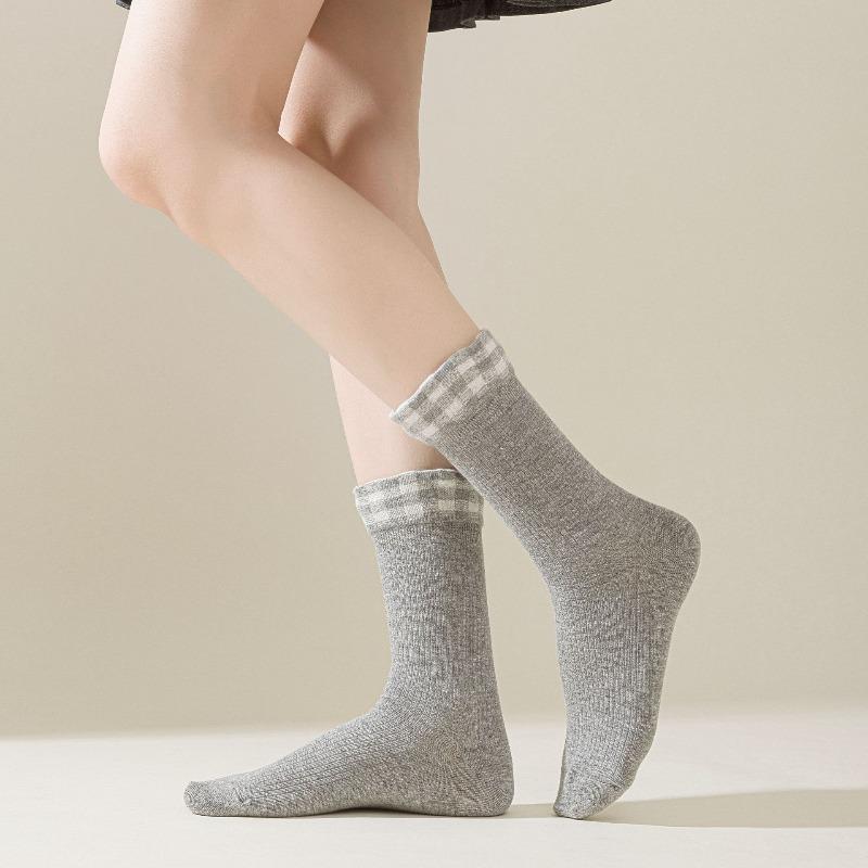 Ladies' Autumn Patchwork Checkered Lace Mid-calf Socks Are Comfortable and Versatile. Cotton Pile Socks