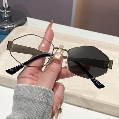 Luxury Metal Frame Rhombus Sunglasses UV400 Protection Scratch Resistant UV400 Sunglasses Women Eyewear Women