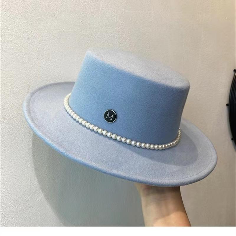 New Fedoras Women's Hat Flat Top Cap French Elegant Straw Hat Fedora Pearl Chain Hat Travel Beach Hat Panama Wide Brim Hat