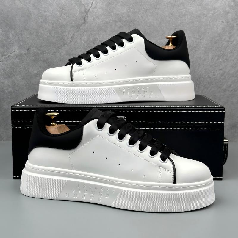 Men 's Casual Four Seasons Fashion Skateboarding Students Comfortable Sneakers Boys Trending Soft Sole Breathable Shoes