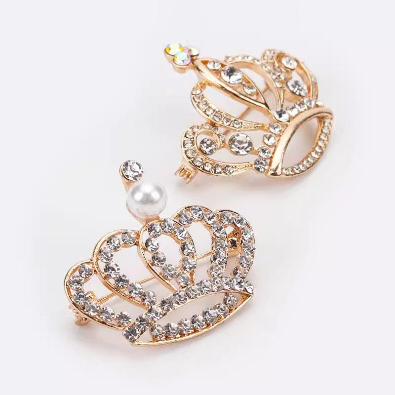 Three-dimensional Crown Brooch, High-end Feminine Collar Pin, Formal Brooch, Sweater and Suit Pin