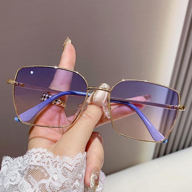 New Vintage Square Sunglasses Women Men Metal Frame Rectangle Sun Glasses Female Eyewear Oculos De Sol Male Female Eyeglasses