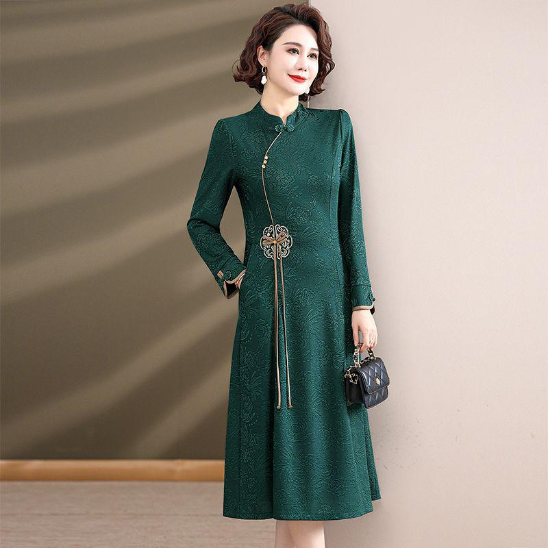 2024 Spring & Autumn Middle-Aged Women's Chinese Cheongsam Dress - Elegant Evening and Casual Style