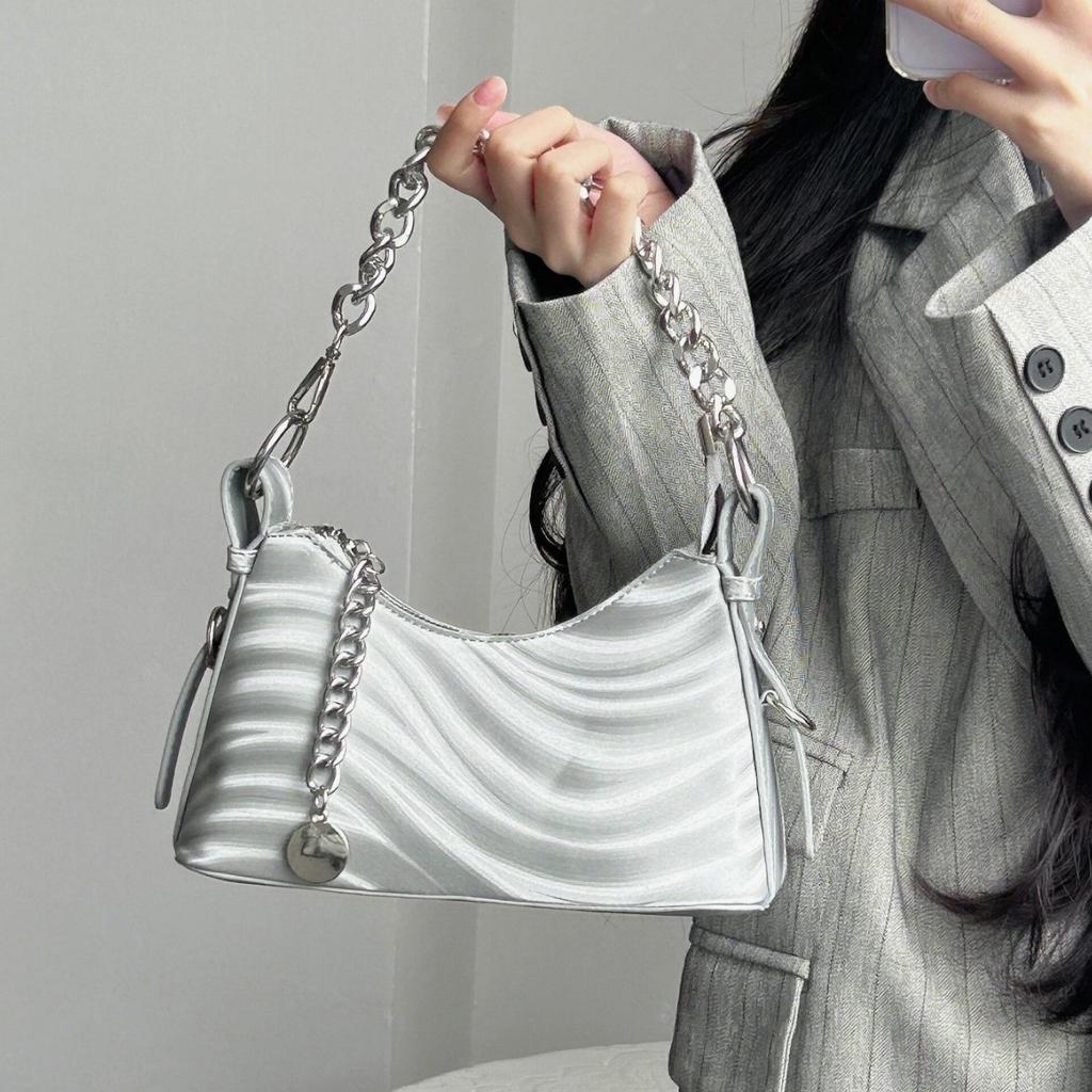 High-end Fashionable Silver Small Bag for Women 2024 New Versatile Chain Shoulder Underarm Bag Crossbody Bag Trendy