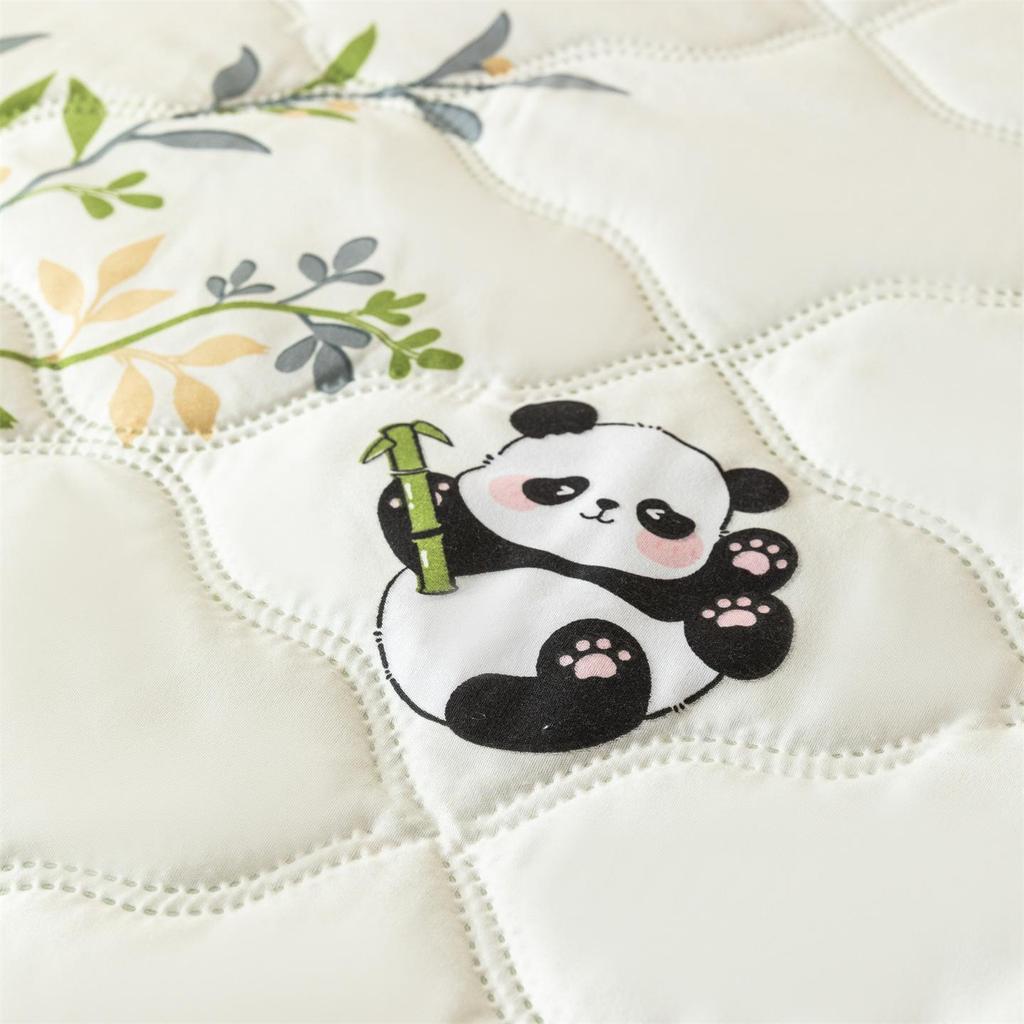 Cartoon Style Summer Quilt, Machine Washable Cotton, 100x150x200, Perfect for Dorms and Air-Conditioned Rooms.