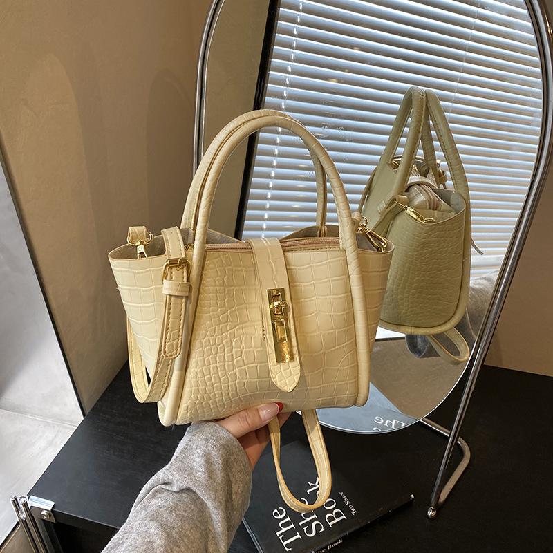 

Spring and summer new popular bags trendy fashion single shoulder simple oblique span casual commuter bucket bag жёлтый