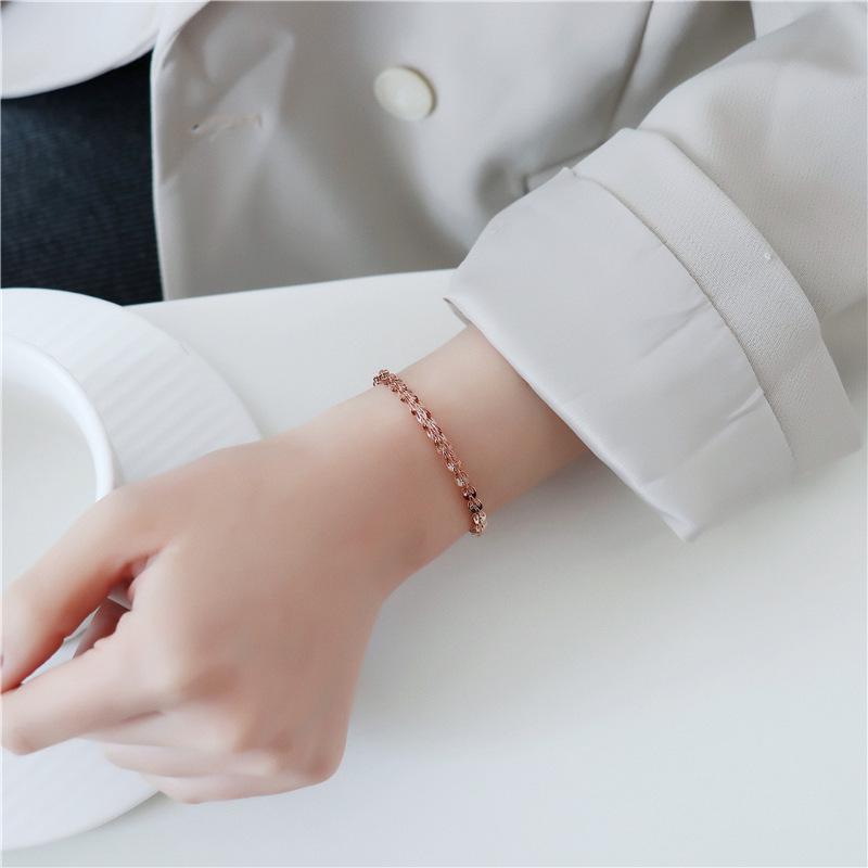 Japanisch-Koreanischer Stil Fächerförmige Phönixschwanz Halskette, Einfache Rauten Schlüsselbein Kette für Frauen, Titanstahl Pfirsichherz Schmuckstück.