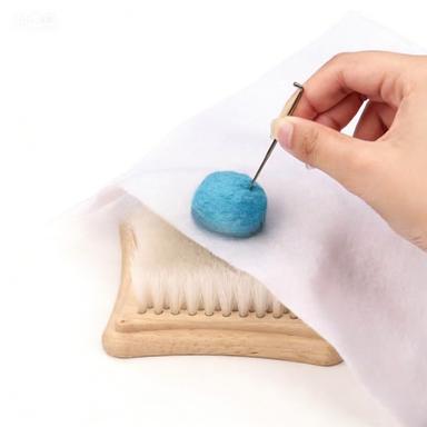 

DIY wool felt craft kit - beginner s hand tools - special brush for felt needles - dedicated workbench - wooden brush base pad