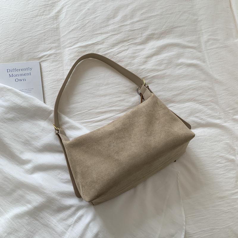 Retro Matte Niche Underarm Bag Women's 2025 Winter New Versatile Women's Bag Popular Messenger Bag Shoulder Tote Bag