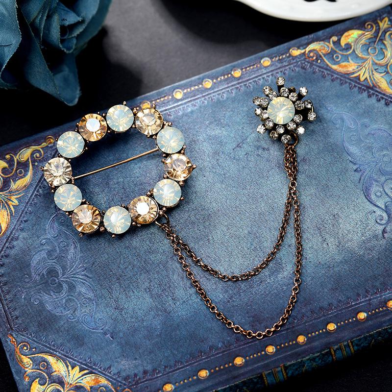 Retro Chain Fringed Brooch Men's and Women's Suit Versatile Pin Badge Personality Temperament Accessories