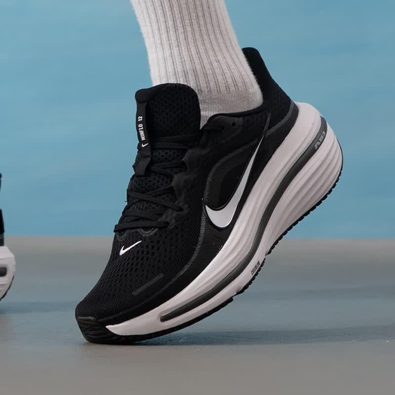 Nike Men s HV9272-002 Lifestyle Running Shoes US 9.5 / EU 43