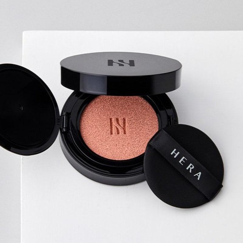Hera Black Cushion Foundation Tone Up
