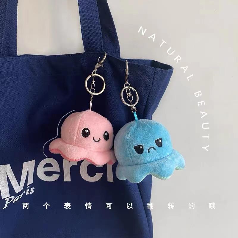 Süßer wendbarer Gesichtswechselnder kleiner Oktopus Anhänger Schultaschen Paar Schlüsselanhänger Plüschanhänger Wendbarer Oktopus Taschenzubehör
