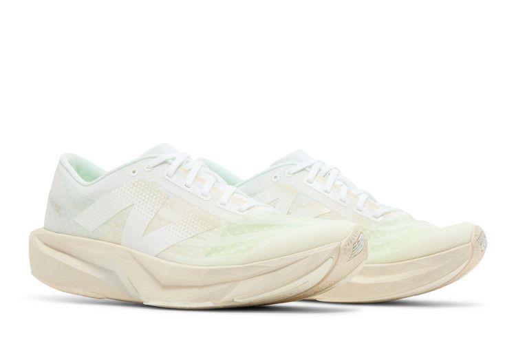 Men's Sneakers New Balance FuelCell Rebel v4 White Linen White/Linen/Sea Salt