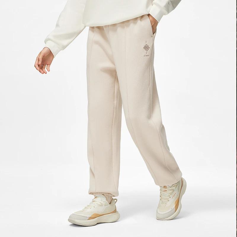 Li Ning Sports Lifestyle Series Solid Color Mid Waist Cuffed Fleece Knit Sweatpants Women Bottoms Fog-Khaki AKLT908-5