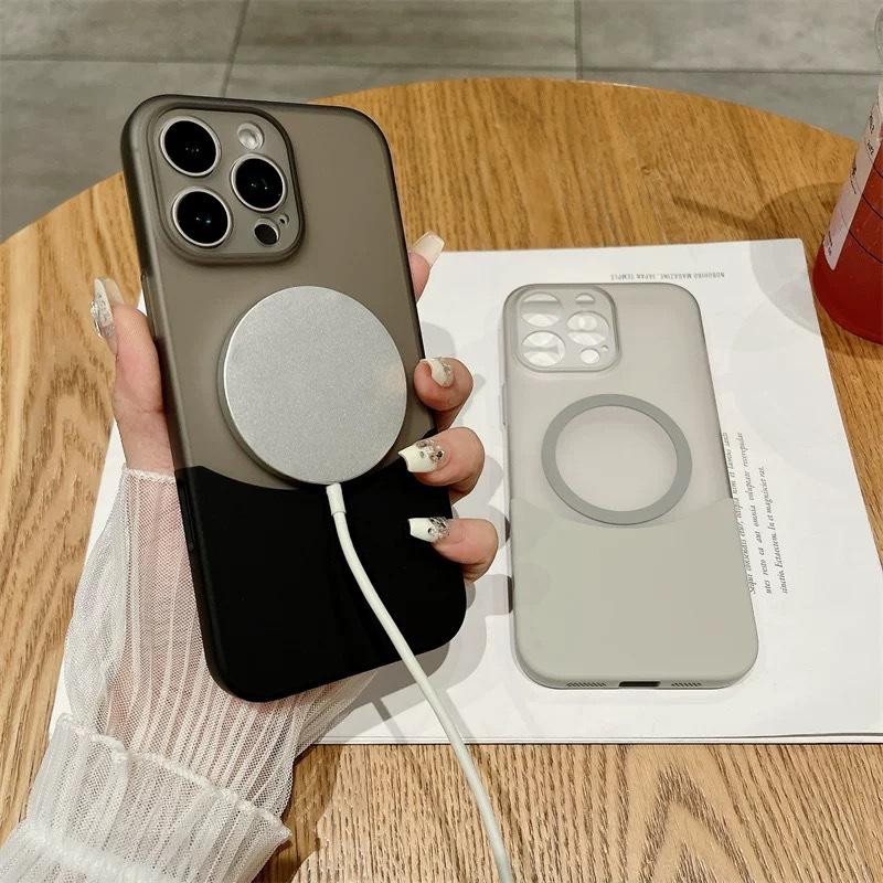 Anwendbar für iPhone16 Spleißkontrastfarbe Zwei-in-eins Matt Magnetische Saug-Handyhülle Apple 15pro Vollständige Schutzhülle