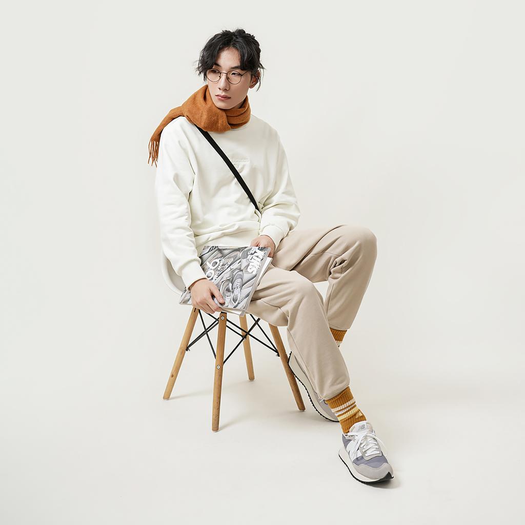 New Balance Sweatshirts Unisex White Crew Neck Moderate Regular AMT21555-IV