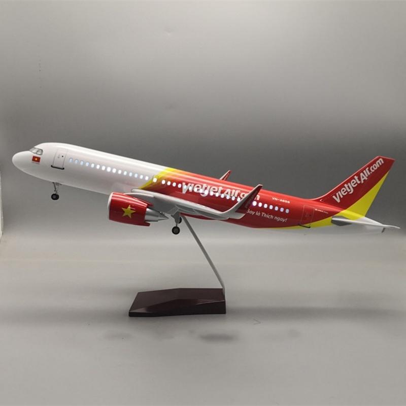 

47cm 1/80 Scale Air Airbus A320 VietJet Airlines Aircraft Model Diecast Resin Light & Wheel Souvenir Plane Display Item Decor No light
