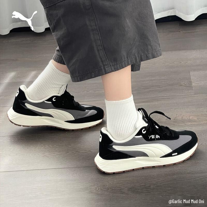 PUMA RUNTAMED Retro T-Toe Unisex Lifestyle Sneakers