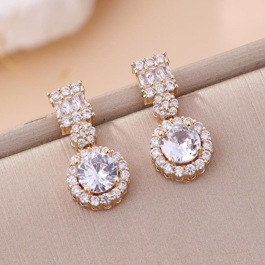 2026 New Fashion Tassel Stud Earrings: Elegant European & American Style for Women