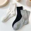Damen Weiße Mid-Tube Socken aus reiner Baumwolle – Atmungsaktiv, Schweißabsorbierend, Vielseitig für Frühling/Herbst Sport und Trendbekleidung
