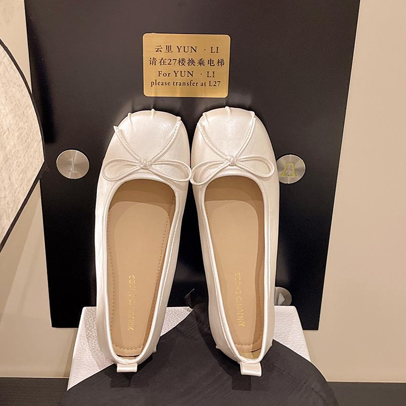 Retro Bow Flat Single Shoes Women's Spring and Autumn 2025 New Square Head Shallow Mouth One Pedal Grandma Doudou Shoes