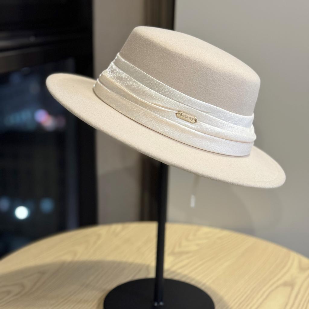 New Autumn and Winter Simple Flat-top Woolen Hat for Women British Retro Jazz Hat Travel Flat Brimmed Hat Fashion