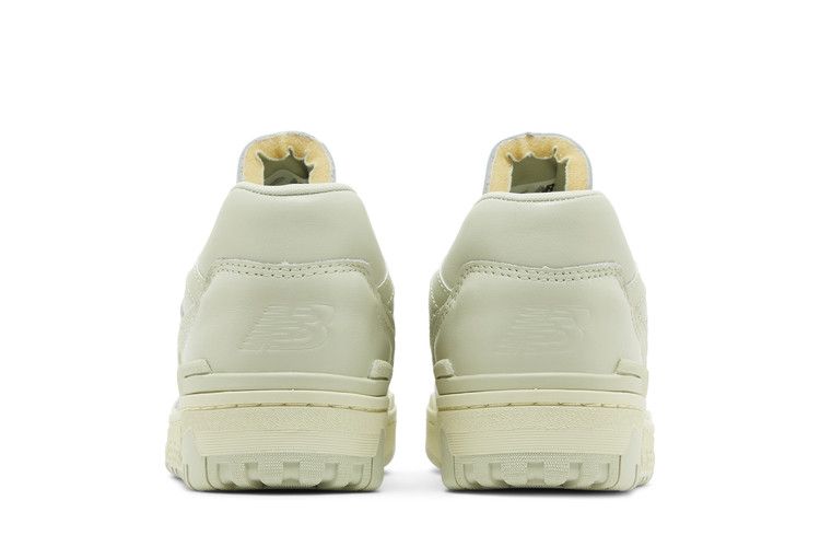 New Balance 550 Tiefes Flechtengrün