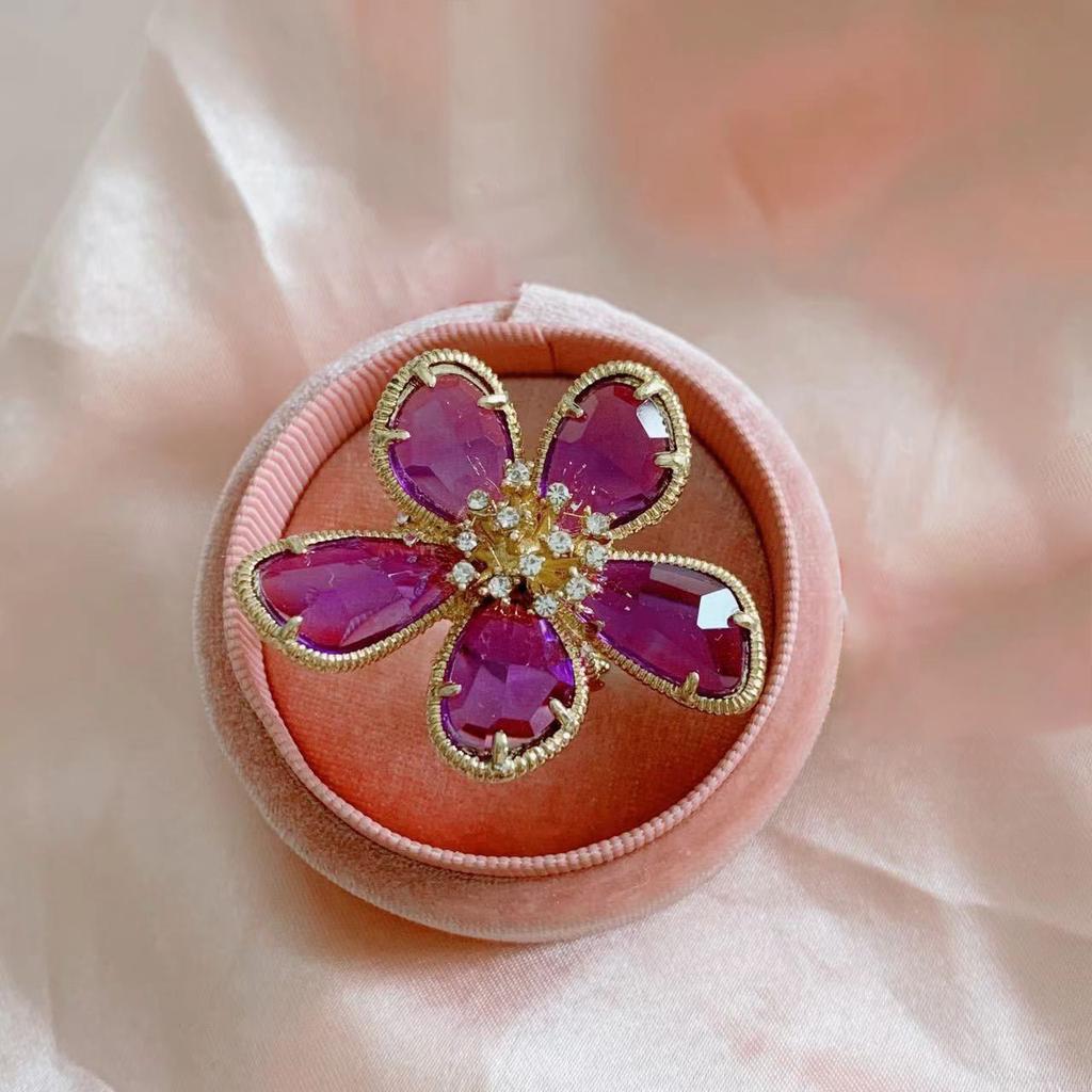 Exaggerated Crystal Flower Ring with Feminine Charm Fashionable Open Ring Design Index Finger Ring