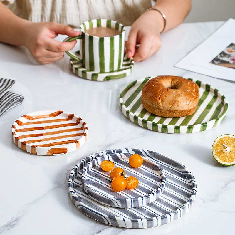 Minimalistische gestreepte handgetekende kop en schotel set, keramische melkkoffiekop, 280ml/9.5oz afternoon tea koffiekop, huishoudelijk drinki