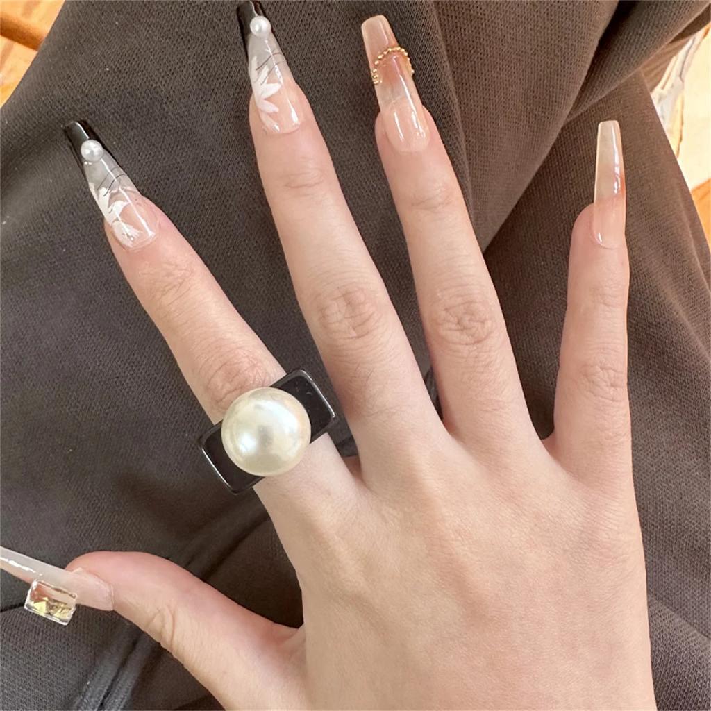 Cool Punk Ring Gold Color Beads Transparent Resin Acrylic Square Rings Women Ins Party Friends Gift Trendy Jewelry Hip Hop Rings