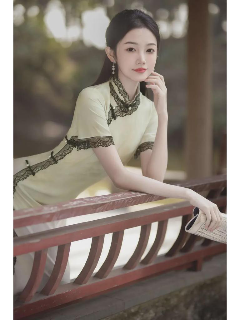 2024 Spring/Summer Elegant Breathable Lace Cheongsam Dress