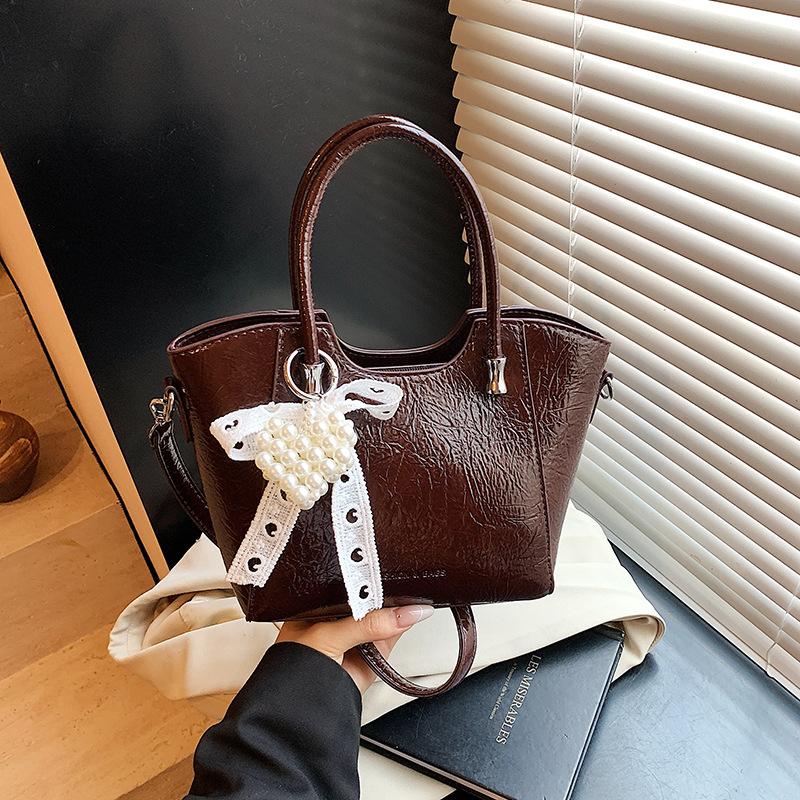Today's Popular Portable Bucket Bag Women's New Fashion High-end Shoulder Bag Commuter Messenger Bag