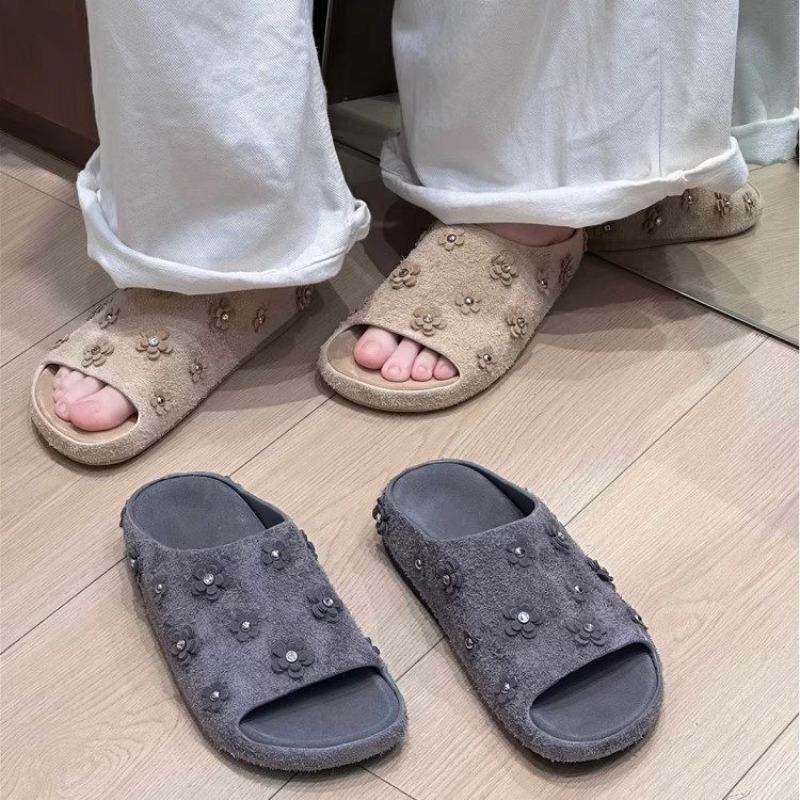 Fashion Platform Round Toe Vintage Slippers Rhinestone Summer 2025 Niche Studded Suede Flower Flip-Flop Sandals
