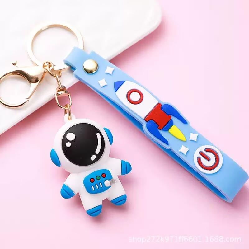 Creative Three-Dimensional Astronaut Keychain Cartoon Couple Astronaut Pendant Cute Car Backpack Small Gift Pendant