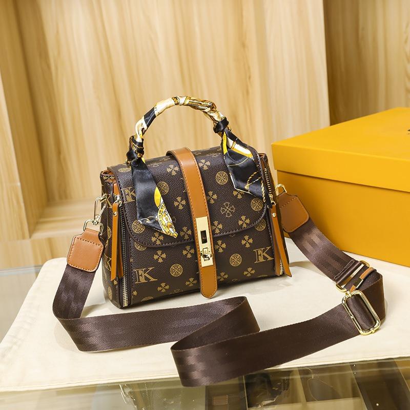 Bags Women's Autumn and Winter New Trendy High-end Large-capacity Handbags Commuter Shoulder Tote Bags Small Square Bags