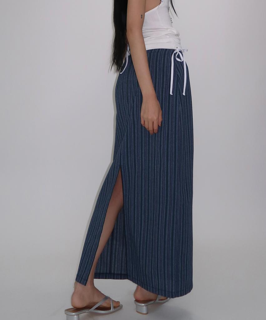 Tteolseutikeulleob Multi Stripe Maxi Skirt - Navy