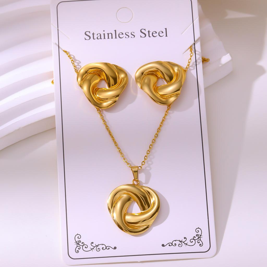 Personalized European and American Fashion Stainless Steel Stud Earrings Necklace Titanium Steel Non-fading Jewelry Set