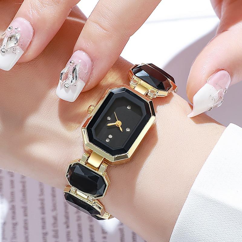 Small Sugar Cube Watch Gemstone Color Emerald Niche Fashion Bracelet Watch Ladies