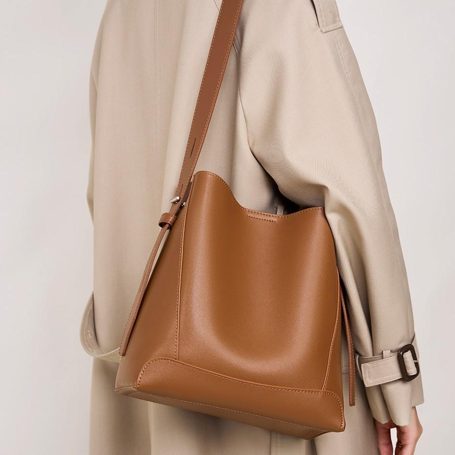 Large Bag Bag Women'S Autumn And Winter Women'S Bag Messenger Bag Versatile Leather Shoulder Large Capacity Commuter Bucket Bag