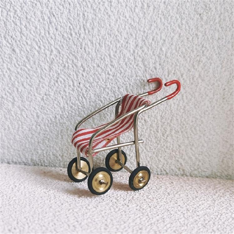 Interactive Miniature Stroller Push Chair Model Figurine For 1/12 Doll House Scene Arrangement And Exhibition Display